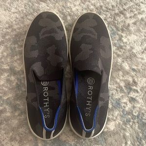 Rothy sneakers in camp 6.5 guc